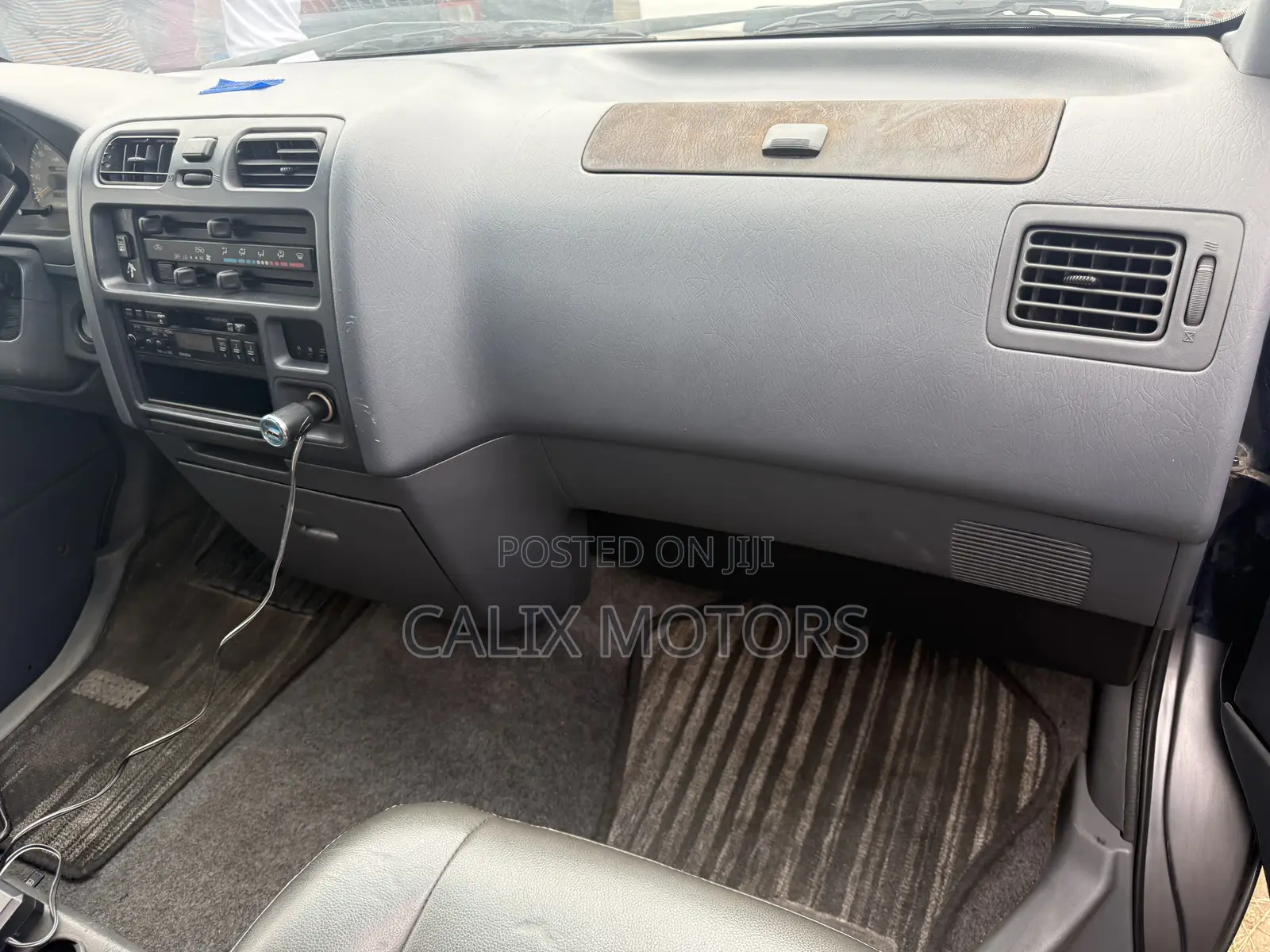 Toyota HiAce 2005