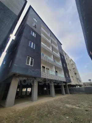2bdrm Apartment in Lekki Phase 1 for rent