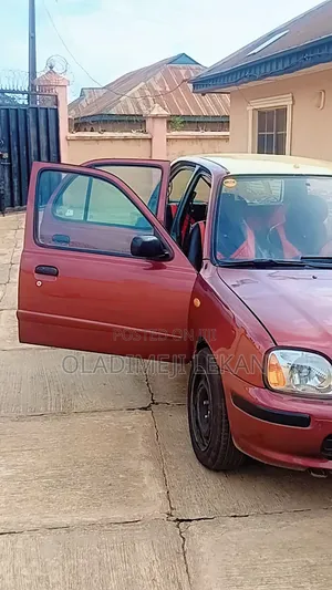 Nissan Micra 2002 Red