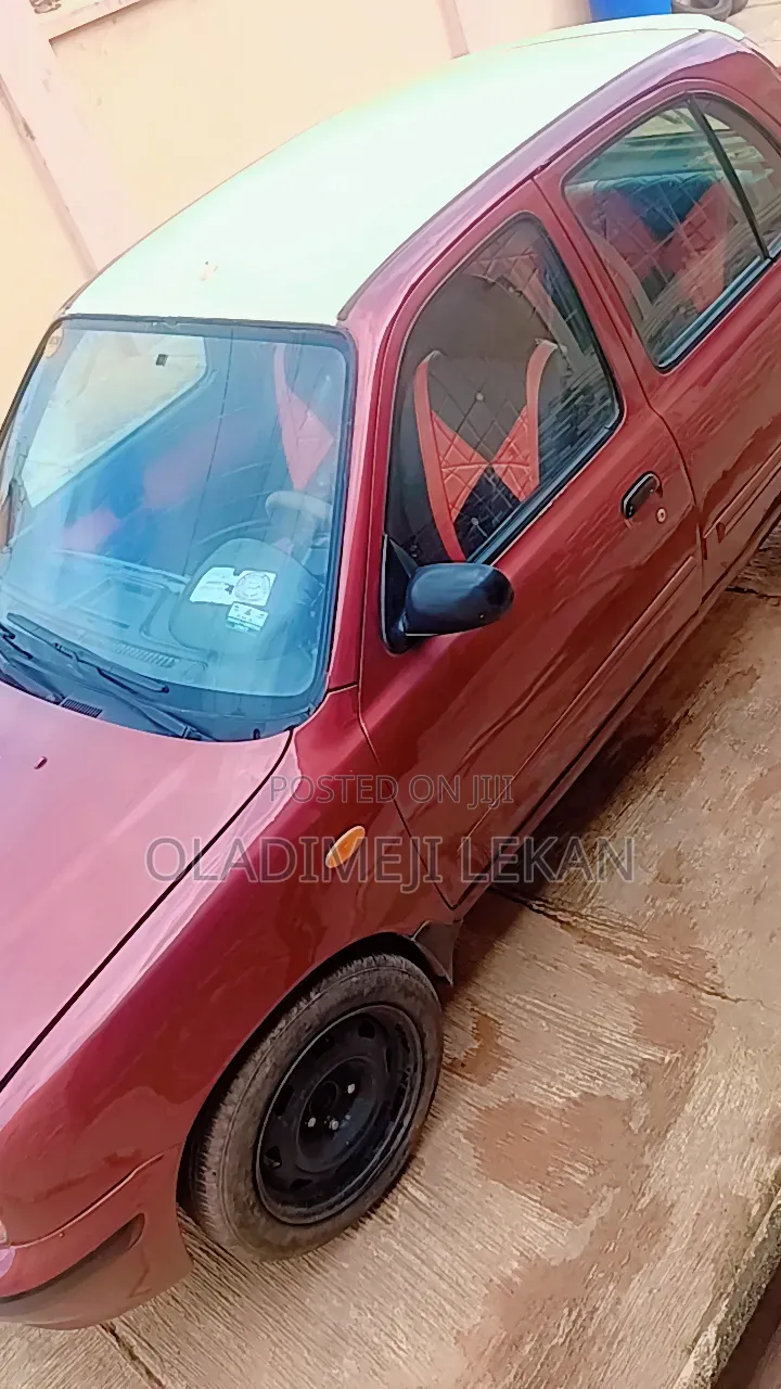 Nissan Micra 2002 Red