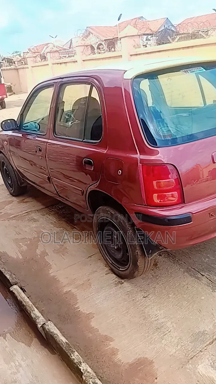 Nissan Micra 2002 Red