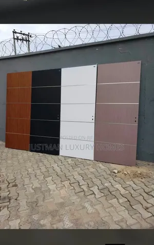 Top Quality HDF Room Doors With Aluminum Chrome Designs