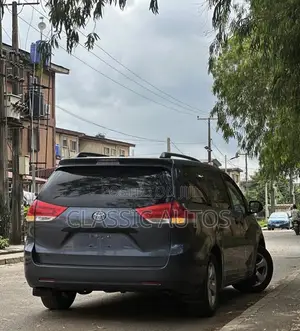 Toyota Sienna 2013 Gray