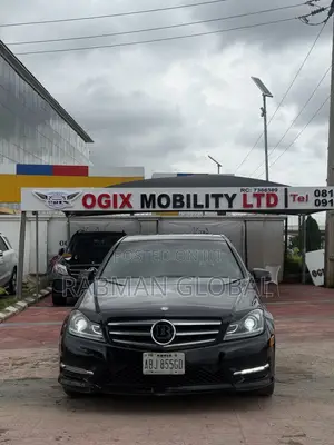 Mercedes-Benz C300 Luxury Sedan RWD (3.0L 6cyl 7A) 2010 Black