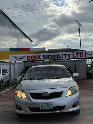 Toyota Corolla LE 4dr Sedan (1.8L 4cyl 4A) 2010 Silver