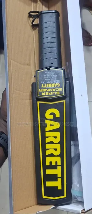 Garrett Super Scanner v Handheld Metal Detector