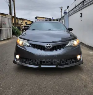 Toyota Camry SE 4dr Sedan (2.5L 4cyl 6A) 2012 Gray