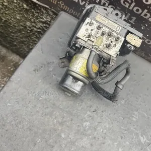 Toyota Highlander Hybrid ABS Unit, 2006–2010