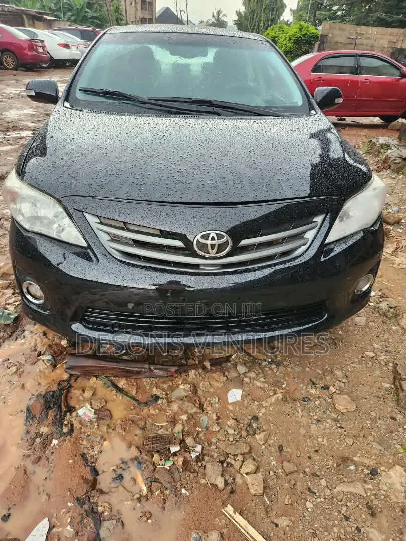 Toyota Corolla 2012 Black