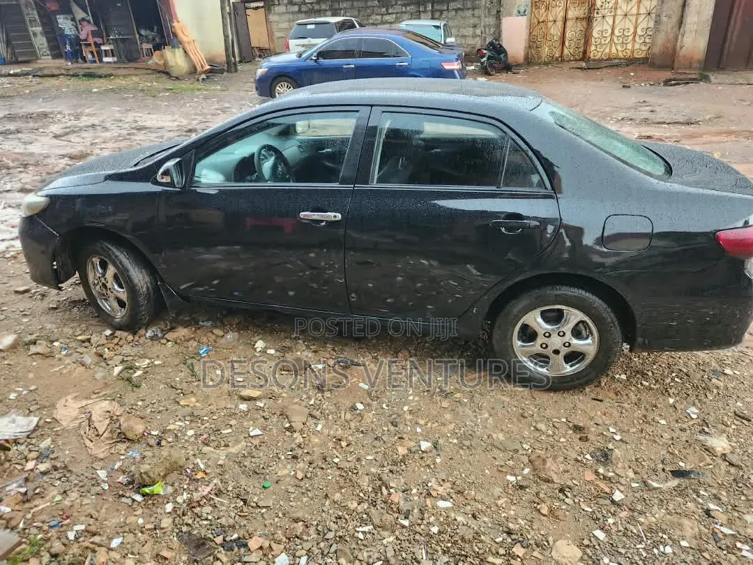 Toyota Corolla 2012 Black