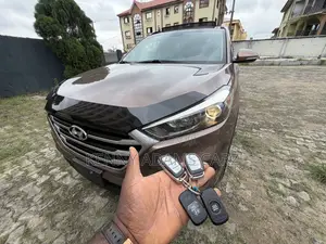 Hyundai Tucson Limited AWD 2017 Brown