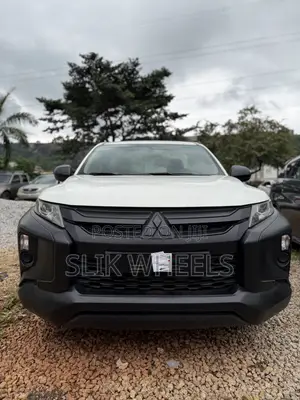 Mitsubishi L200 Club Cab 2.2 4WD 2019 White