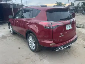 Toyota RAV4 2015 Red