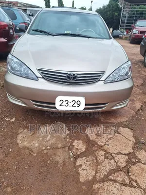Toyota Camry 2005 Gold