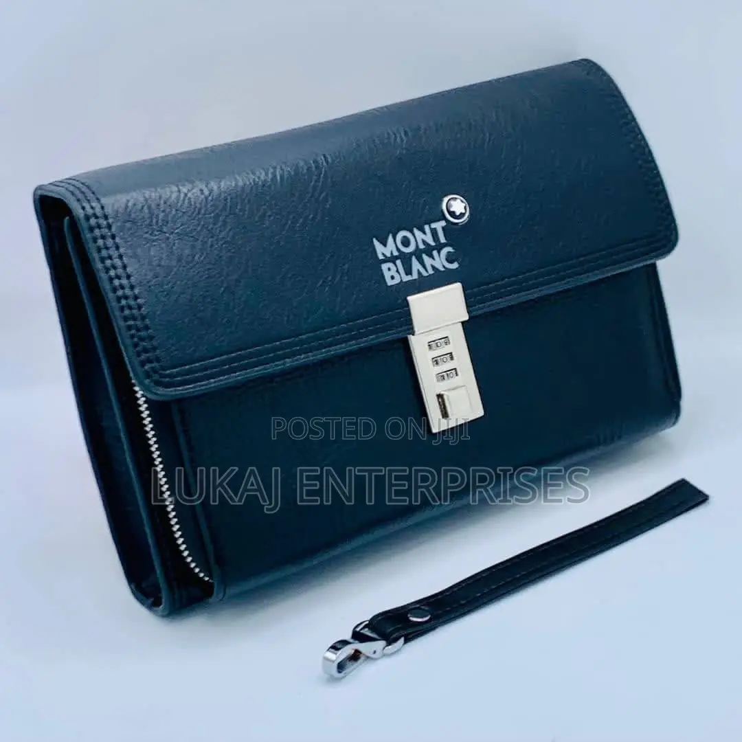 Montblanc Luxury Pose