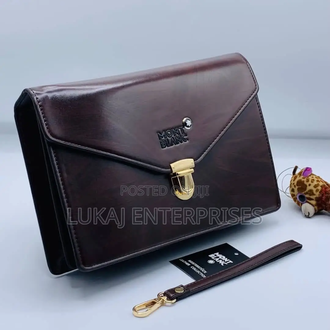 Montblanc Luxury Pose