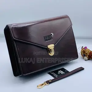 Montblanc Luxury Pose