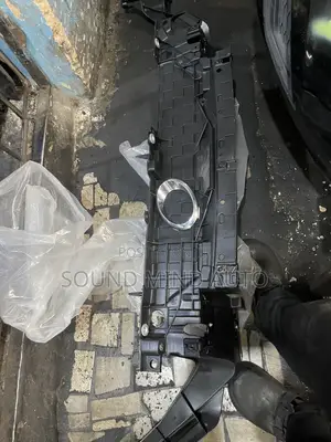 Ford Fusion 2013 Headlamp Sitting or Support