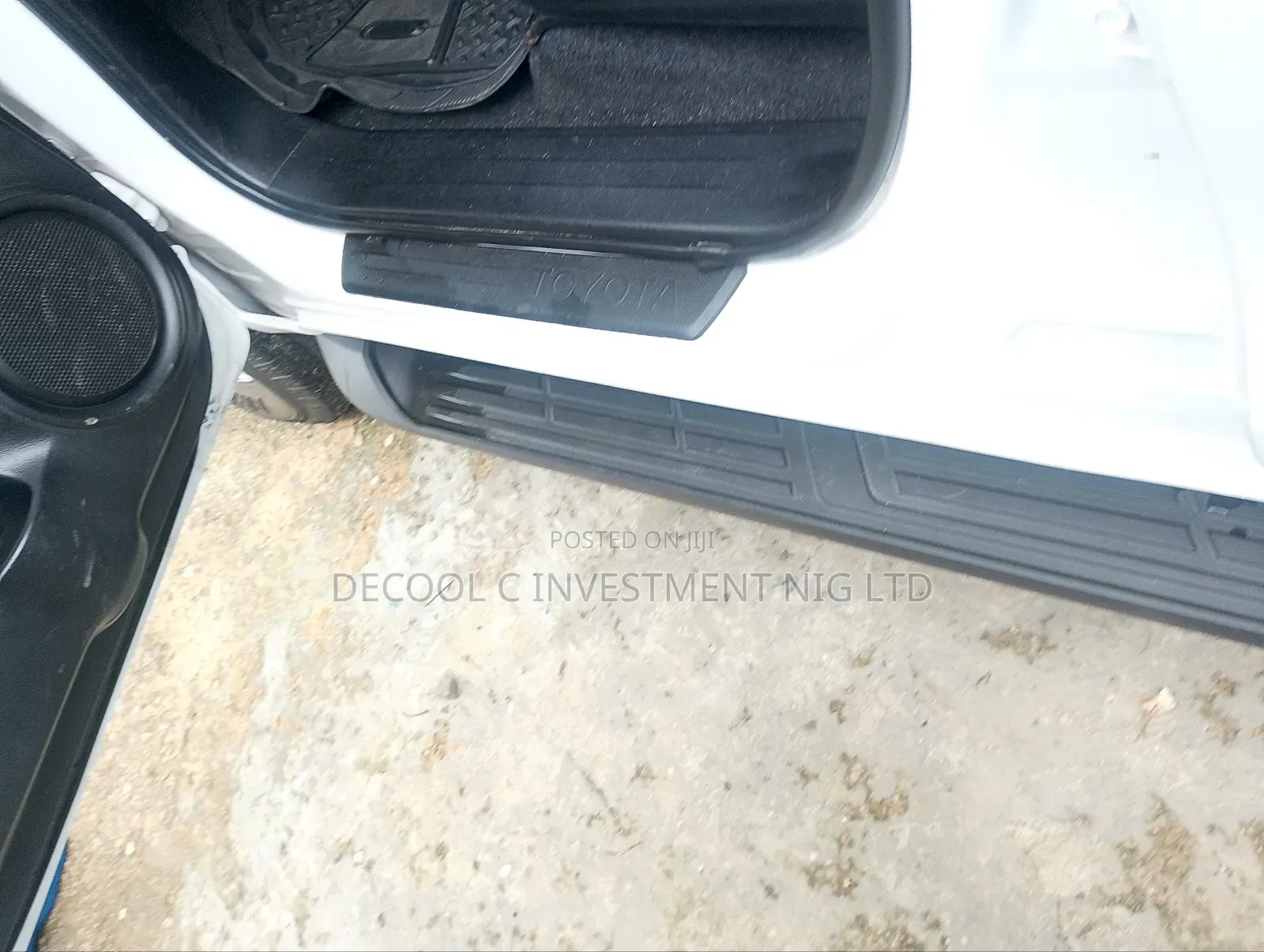 Toyota HiAce 2012 White