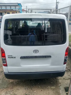 Toyota HiAce 2012 White