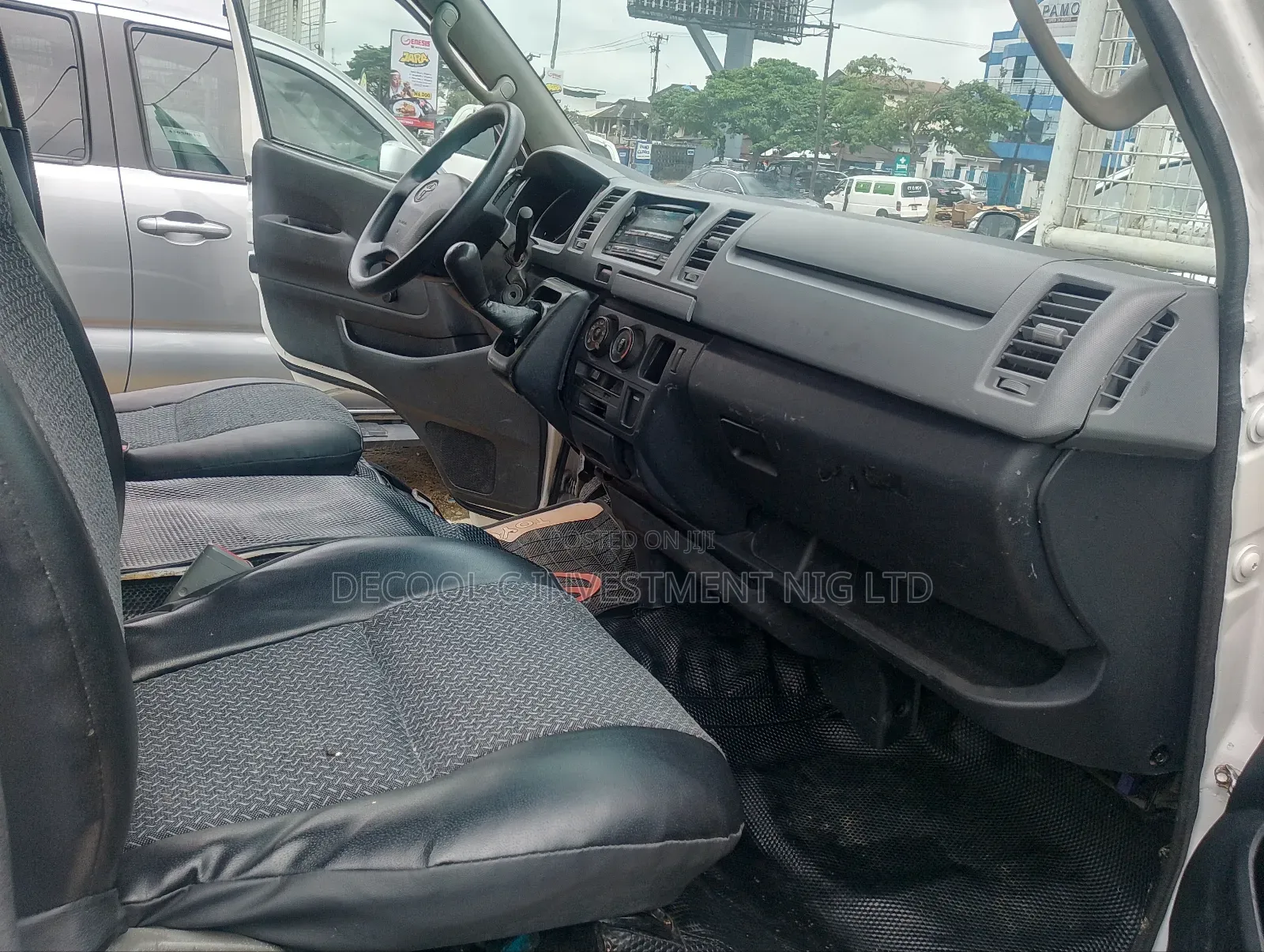 Toyota HiAce 2012 White