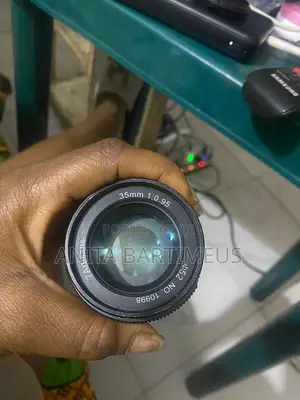 Sony 7 Artisan Lens