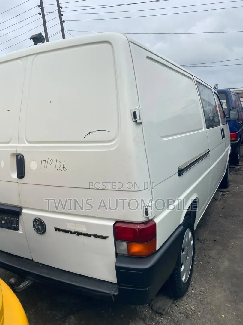 Volkswagen Transporter 2003 White