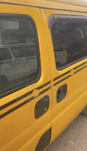 Suzuki APV Minibus 2025 Yellow