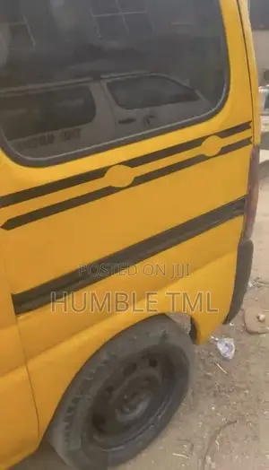 Suzuki APV Minibus 2025 Yellow