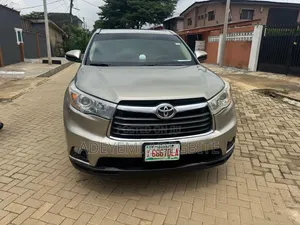 Toyota Highlander 2015 Gold
