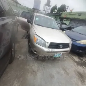 Toyota RAV4 2007 Gold