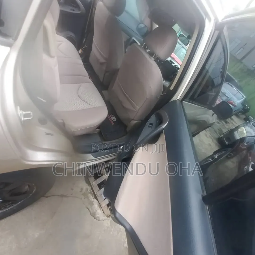 Toyota RAV4 2007 Gold
