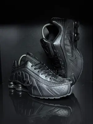 Nike Shox R4 Triple