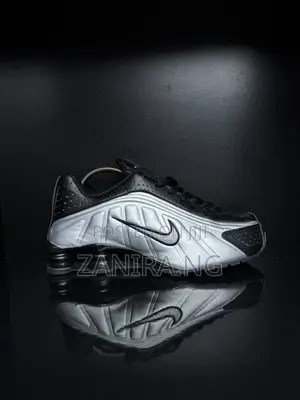 Nike Shox R4 Triple