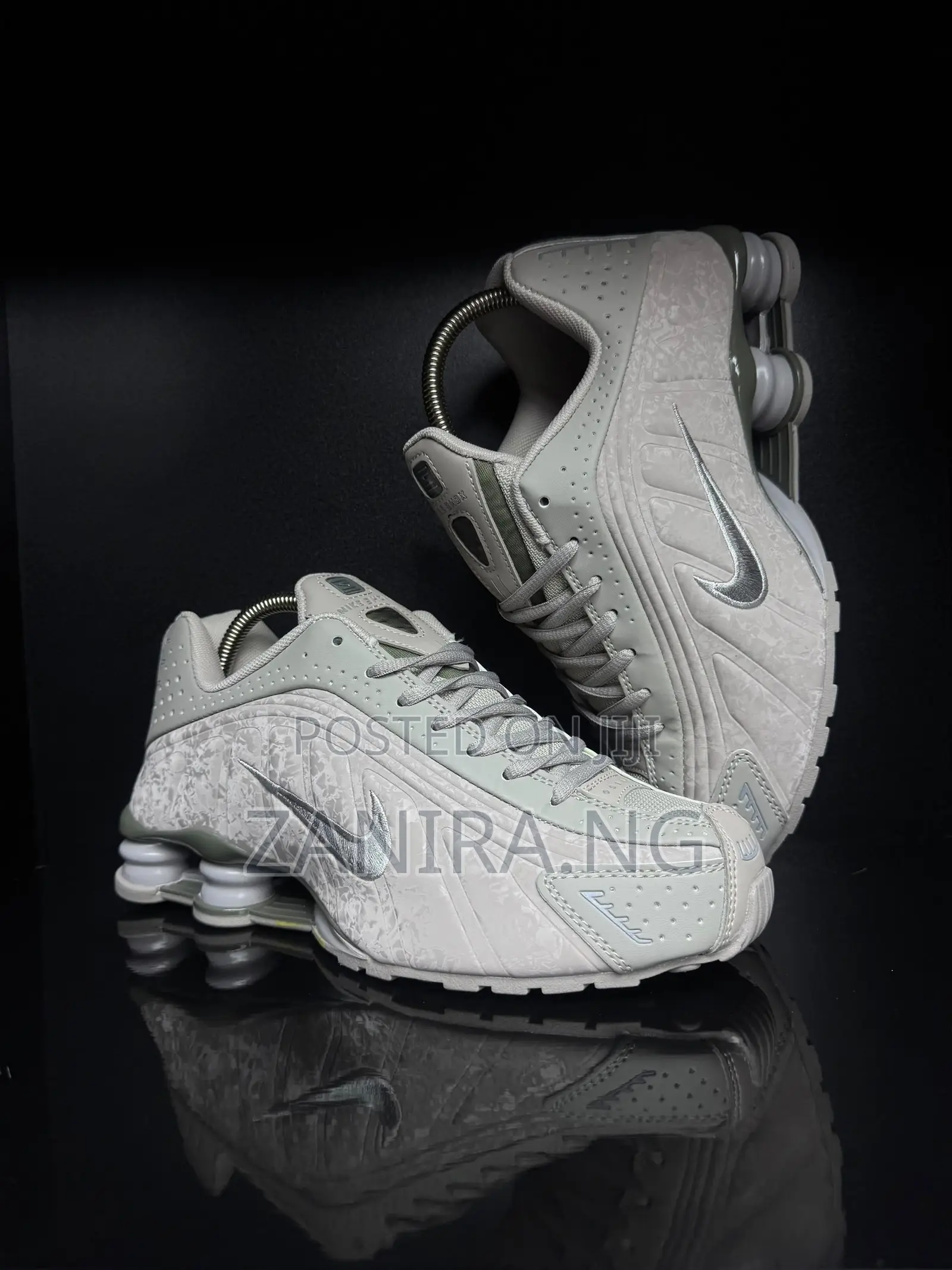 Nike Shox R4 Triple