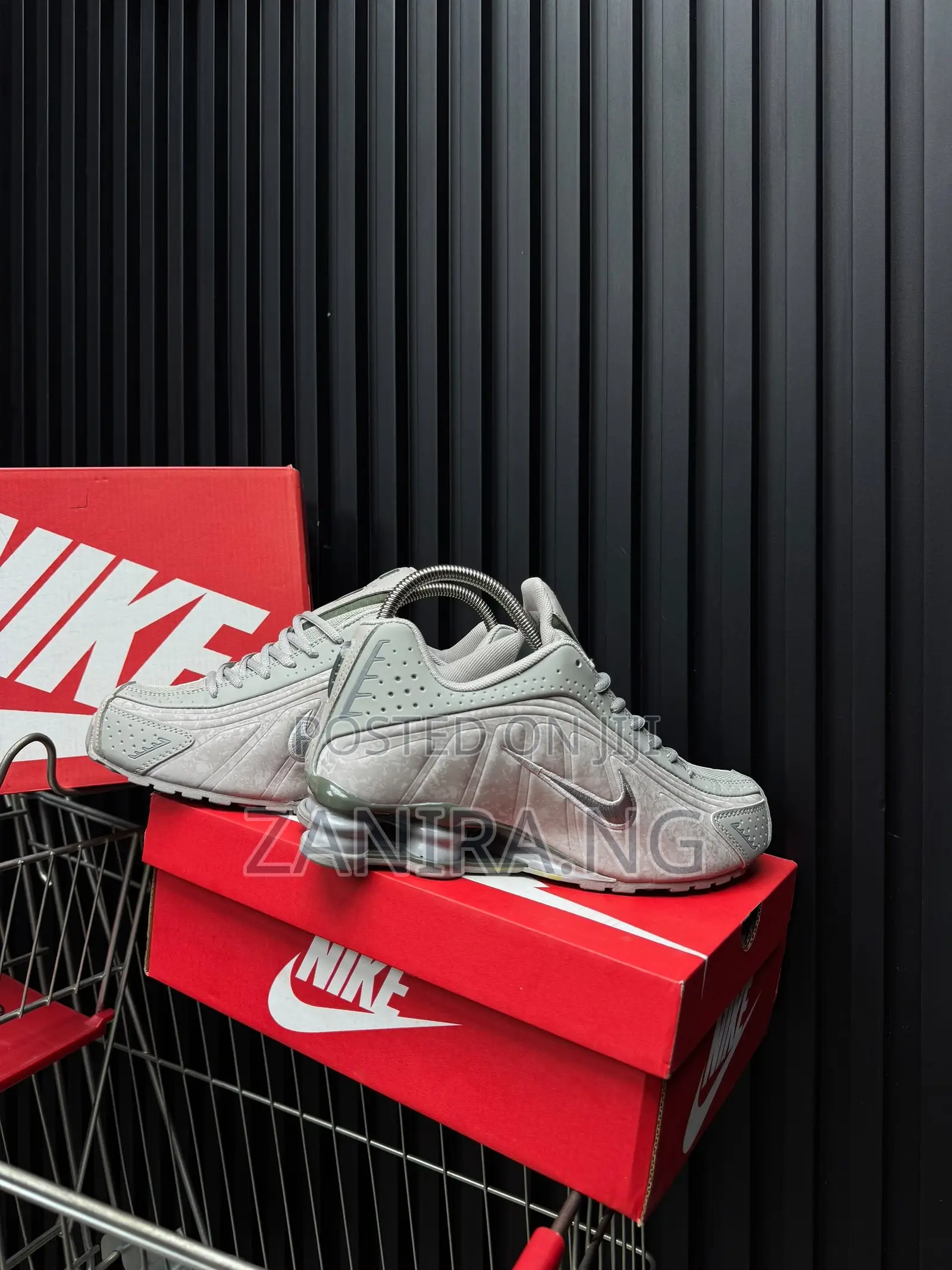 Nike Shox R4 Triple