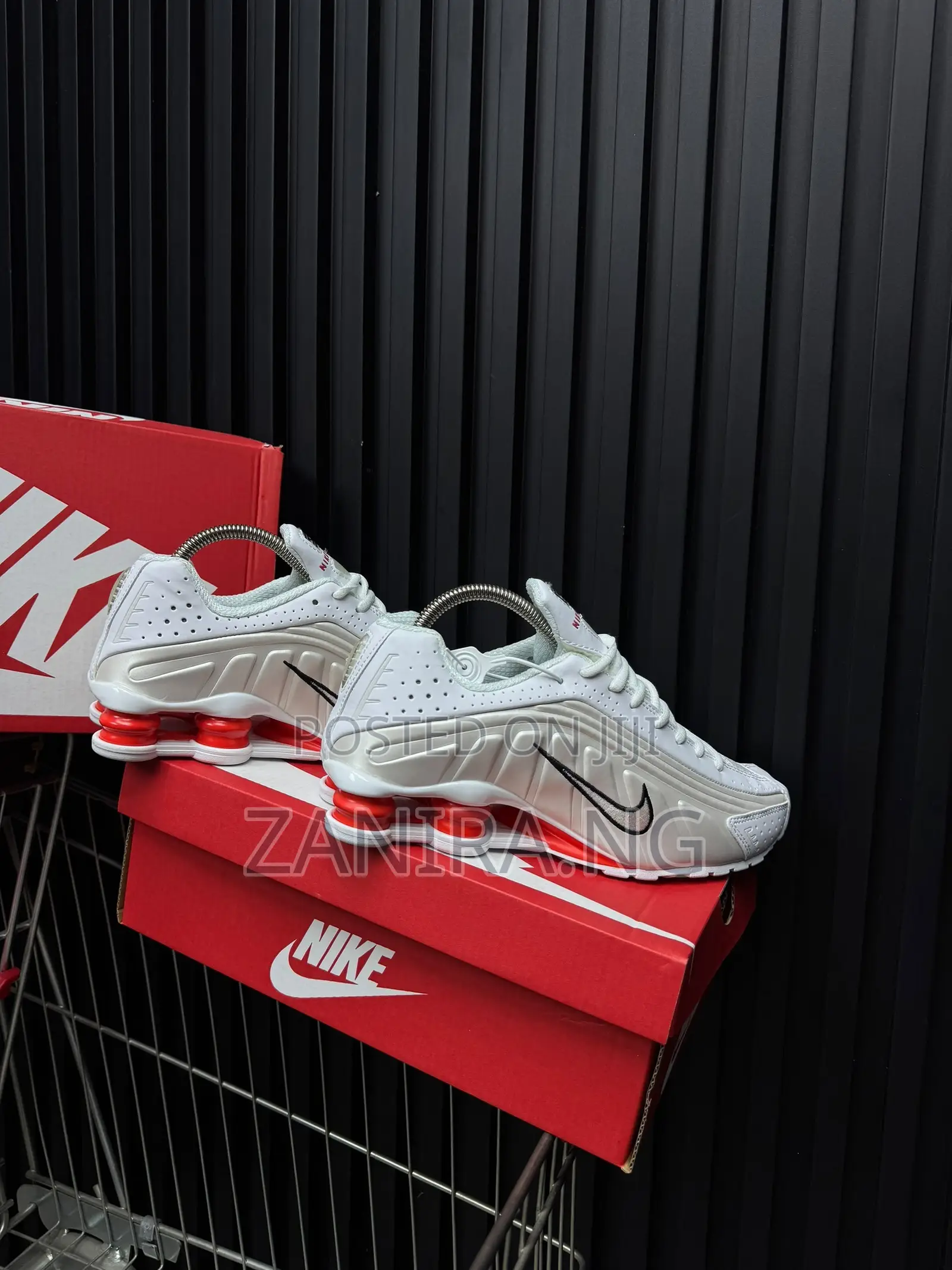 Nike Shox R4 Triple