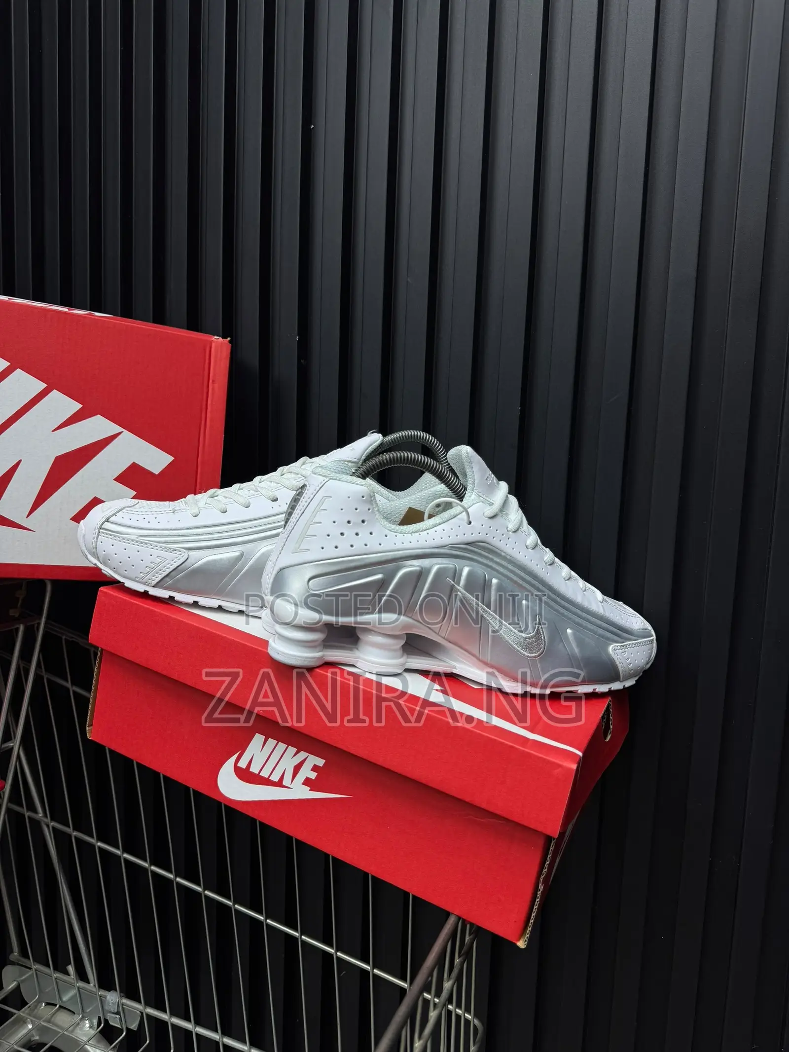 Nike Shox R4 Triple
