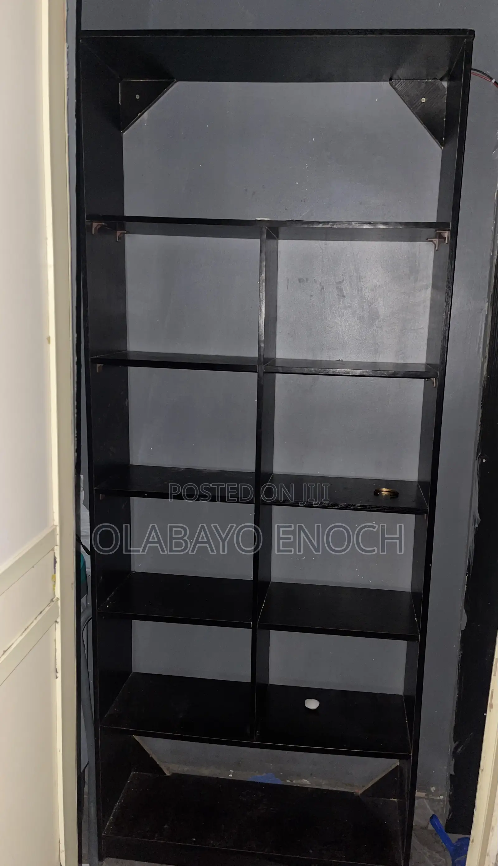 Multi-Level Compartment Shelf