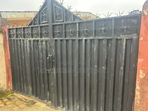 8bdrm House in Ilesa for sale