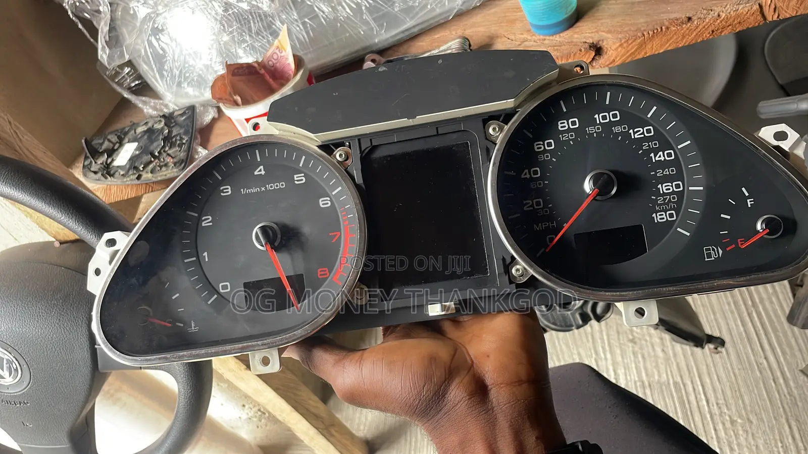 Speed Clock Audi Q7 2013