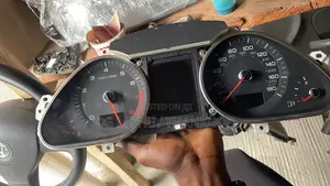 Speed Clock Audi Q7 2013