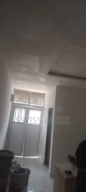 Two-Level Property With Two 1-Bedroom Apartments
