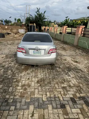 Toyota Camry LE 4dr Sedan (2.5L 4cyl 6A) 2011 Silver