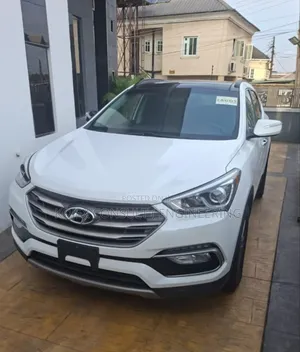 Hyundai Santa Fe SE AWD 2017 White