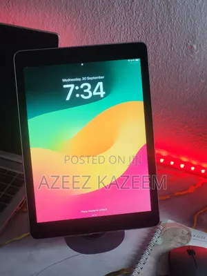Apple iPad Air 32 GB Gray