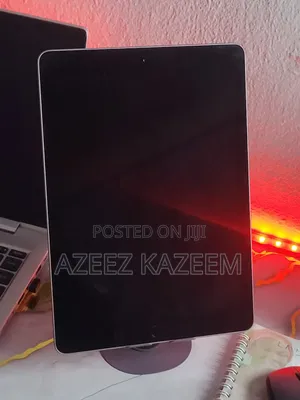Apple iPad Air 32 GB Gray