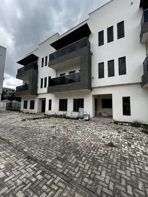 5bdrm Duplex in Mabushi for sale
