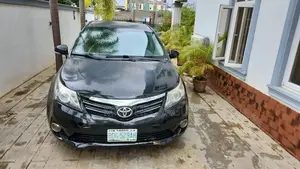 Toyota Avensis 2012 Black