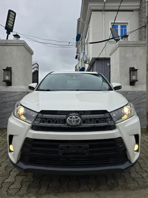 Toyota Highlander SE 4x4 V6 (3.5L 6cyl 8A) 2017 White